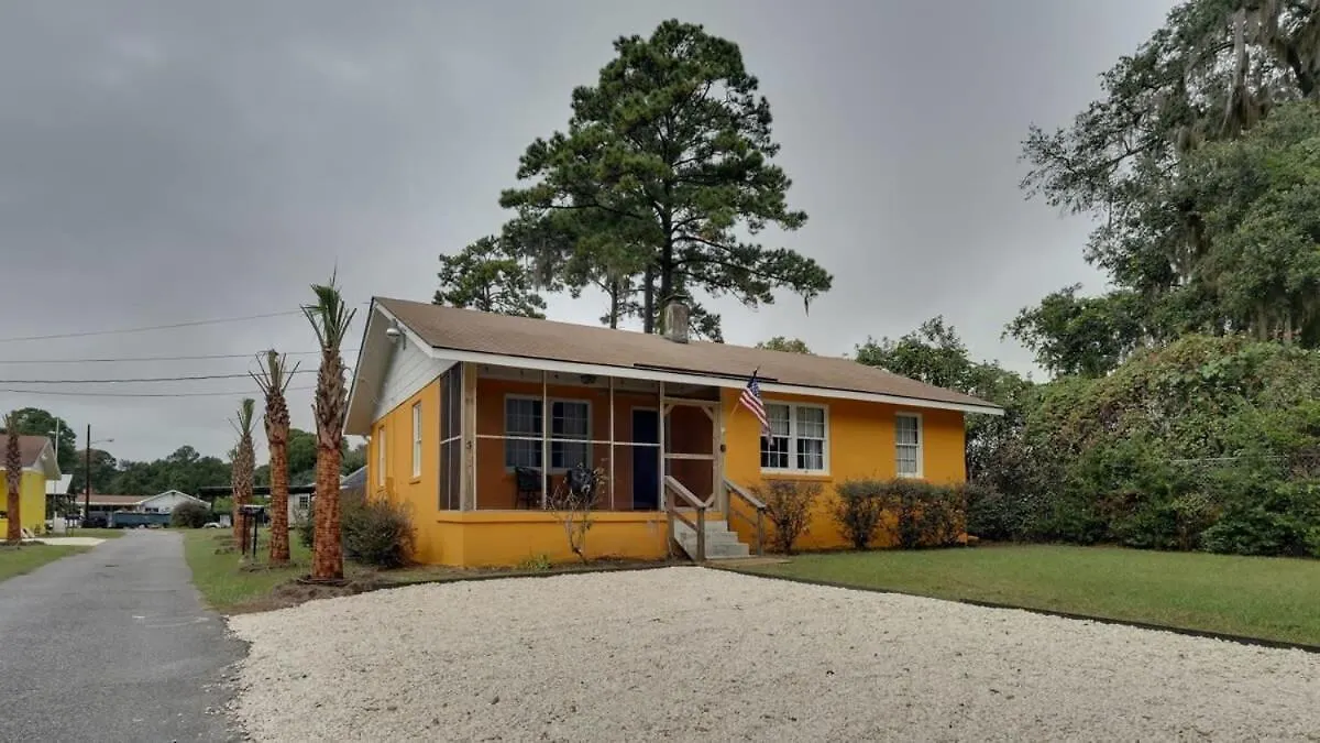 Casa vacanze Retro Rainbow At Herb River-Highlighter Hideaway #5 Savannah Stati Uniti
