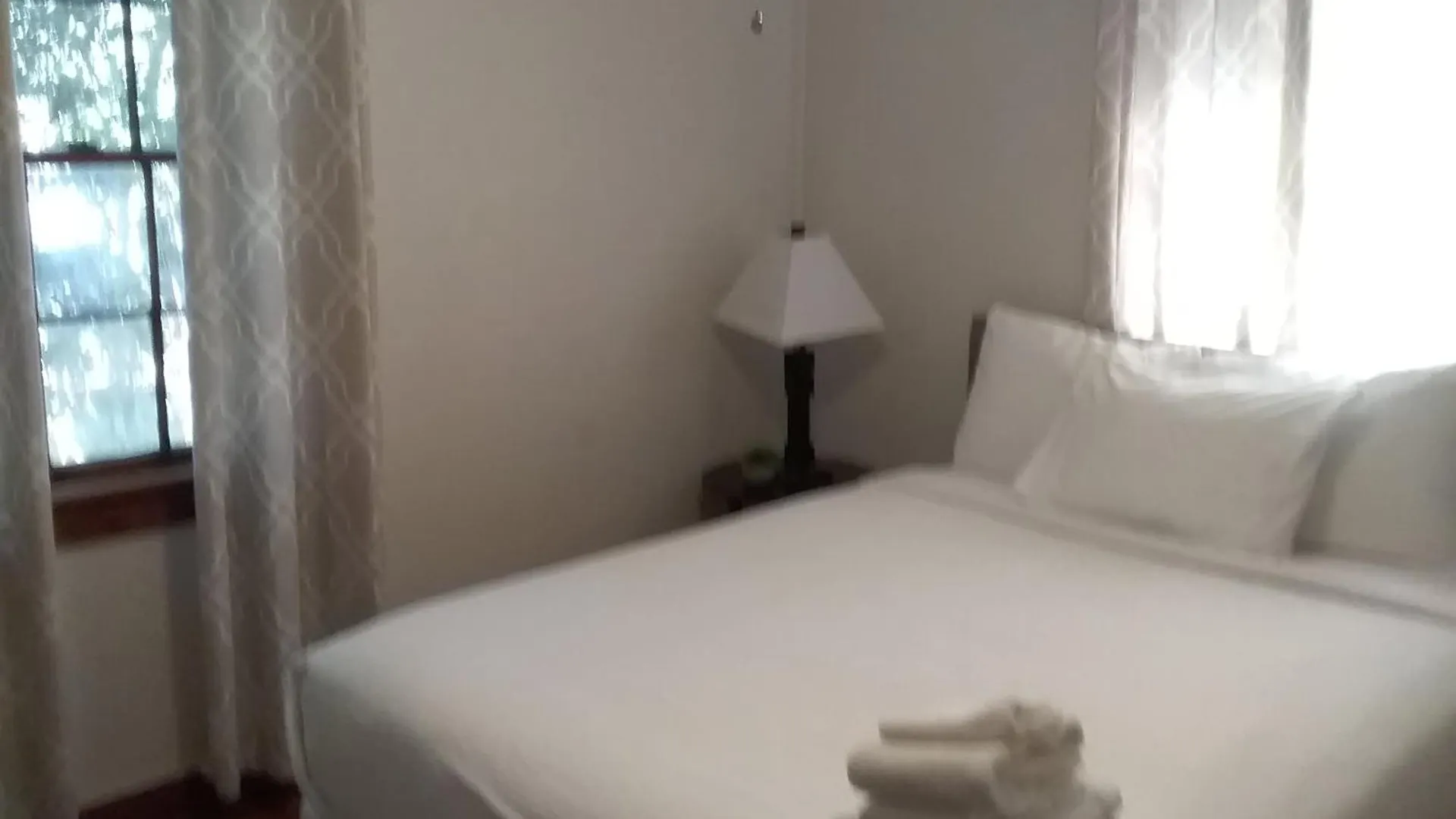 Casa vacanze Retro Rainbow At Herb River-Highlighter Hideaway #5 Savannah Stati Uniti